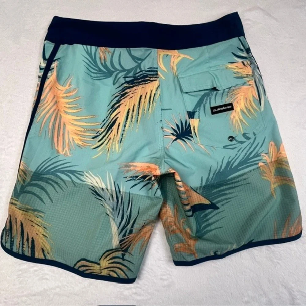 Quiksilver Highline Scallop 19‎ Mens Boardshorts Teal Palm Leaf Size 29 NWT
